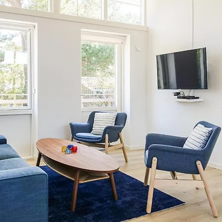 2 Bedroom Stunning In *