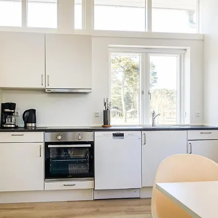 2 Bedroom Stunning In *